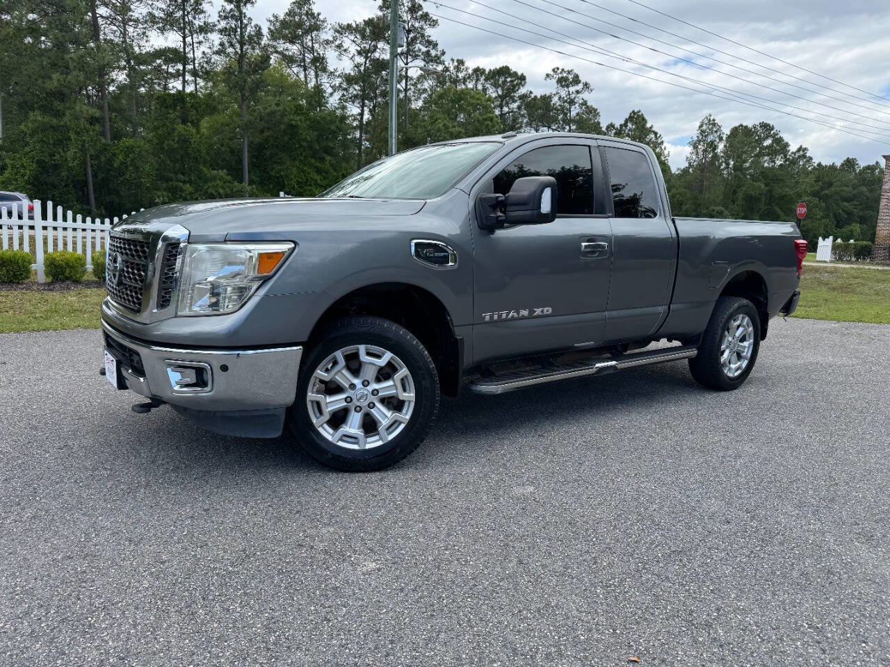 Used 2017 Nissan Titan SV RWD image 27