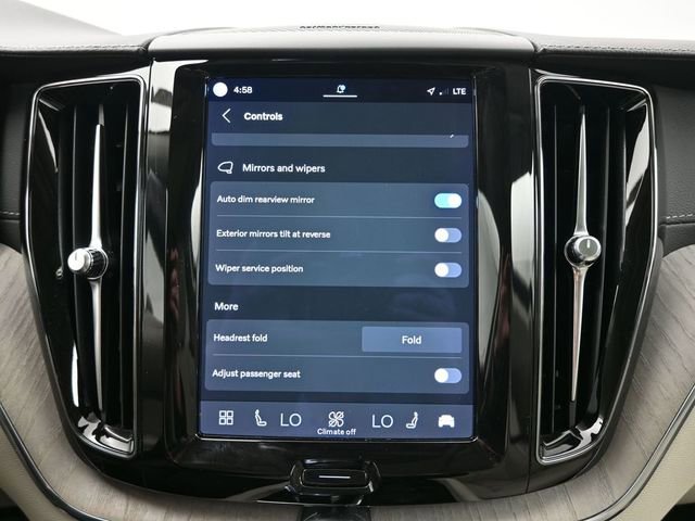 Used 2023 Volvo XC60 B5 Ultimate image 17