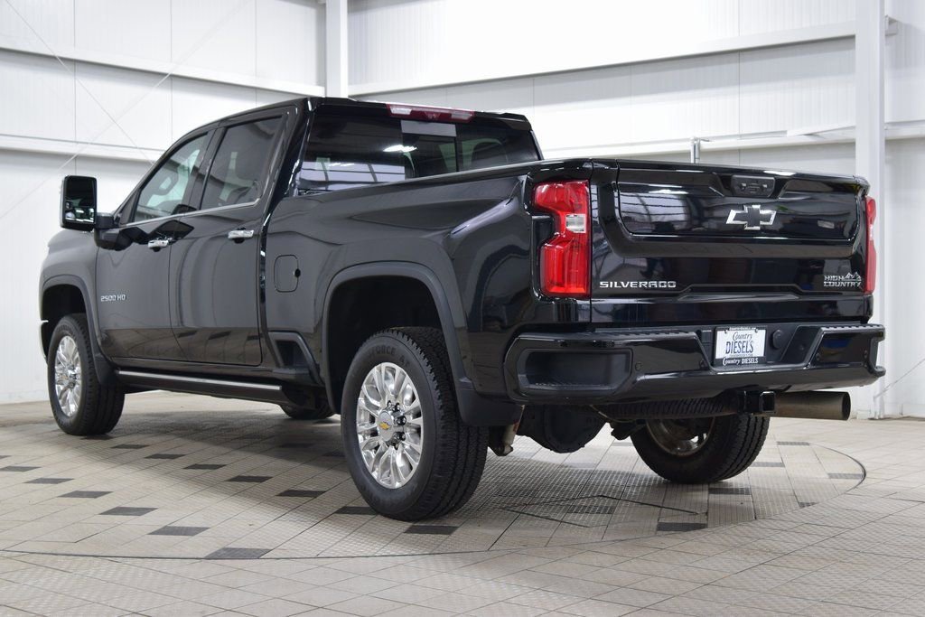Used 2023 Chevrolet Silverado 2500 High Country w/ Z71 Off-Road Package image 5