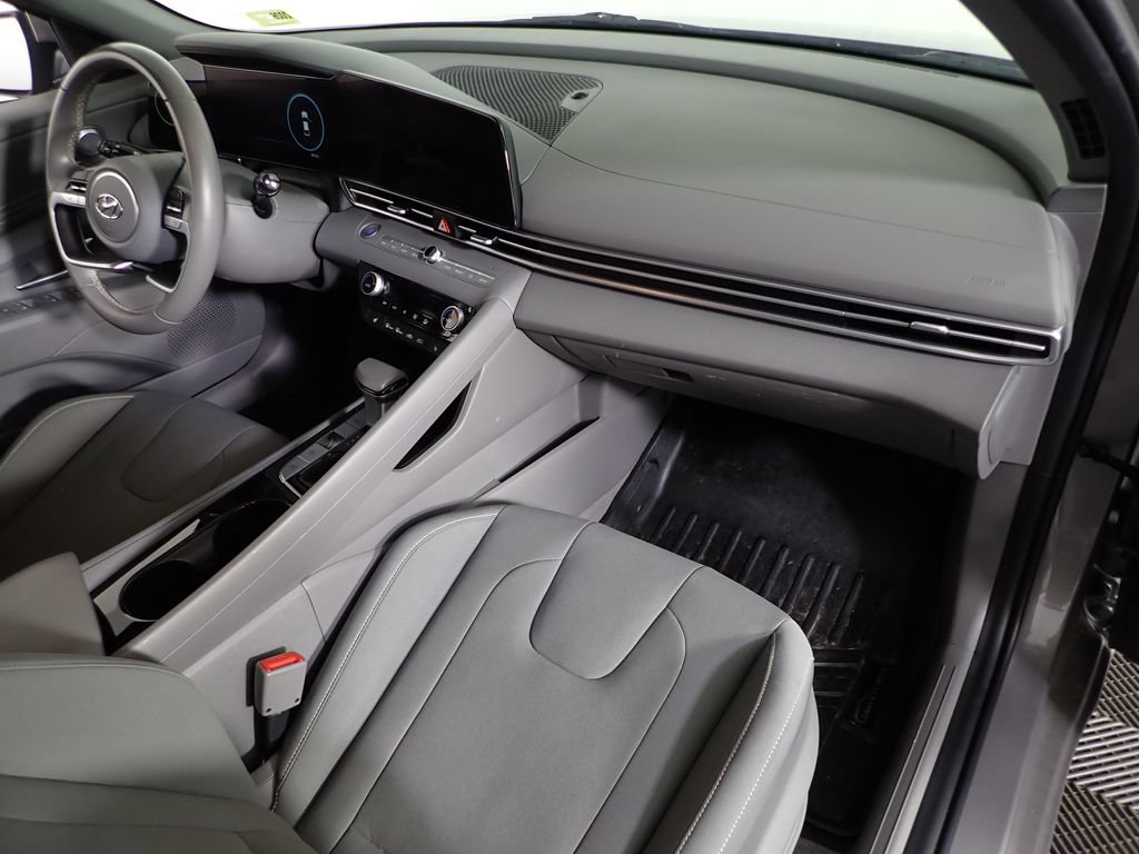 Used 2023 Hyundai Elantra SEL w/ Convenience Package FWD image 37