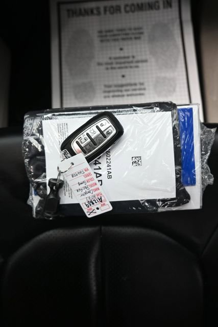 Used 2023 Chrysler Pacifica Touring-L image 12