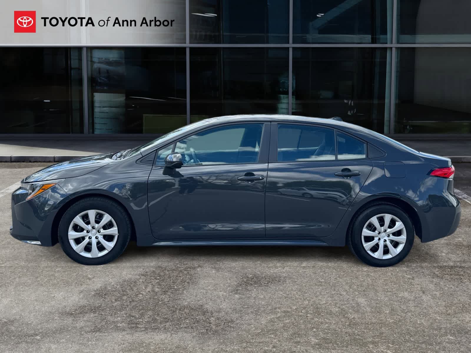 Used 2025 Toyota Corolla LE FWD image 8
