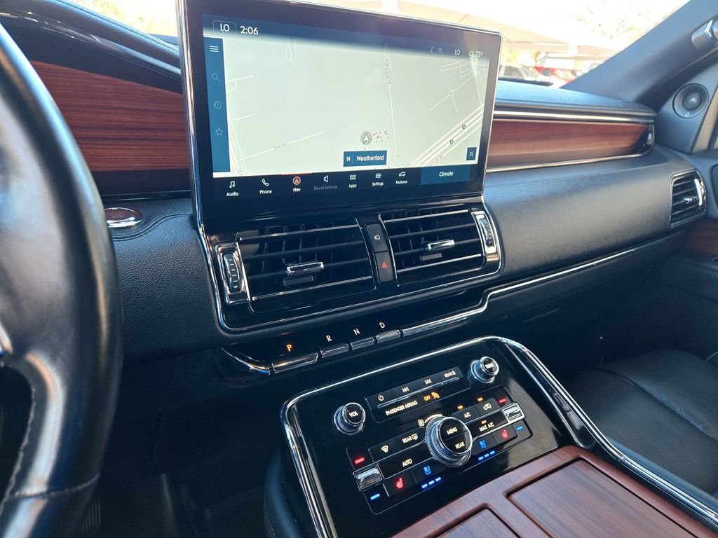 Used 2024 Lincoln Navigator Reserve image 17