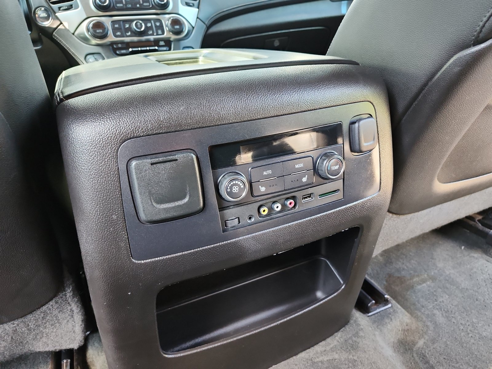Used 2015 Chevrolet Tahoe LTZ AWD/4WD image 15