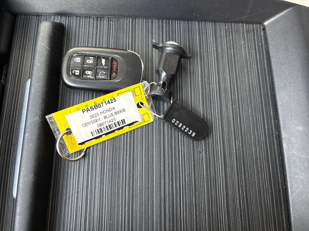 Used 2025 Honda Odyssey EX-L image 36