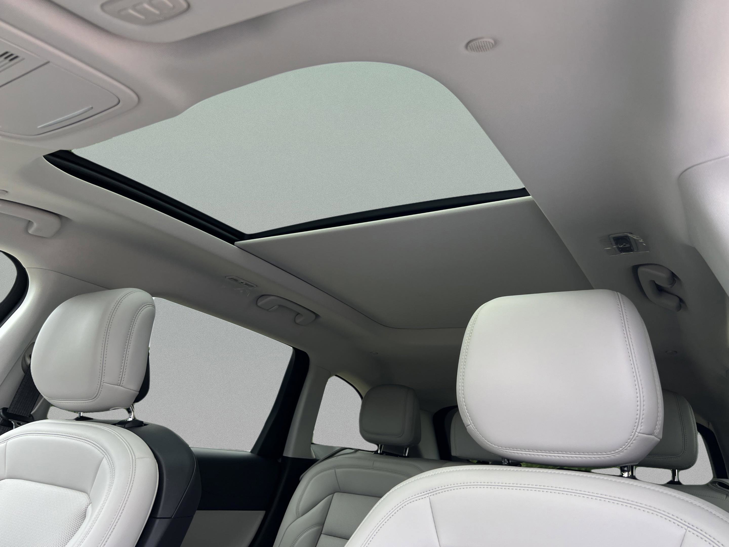 New 2026 Lincoln Nautilus Premier w/ Equipment Group 102A AWD/4WD image 23