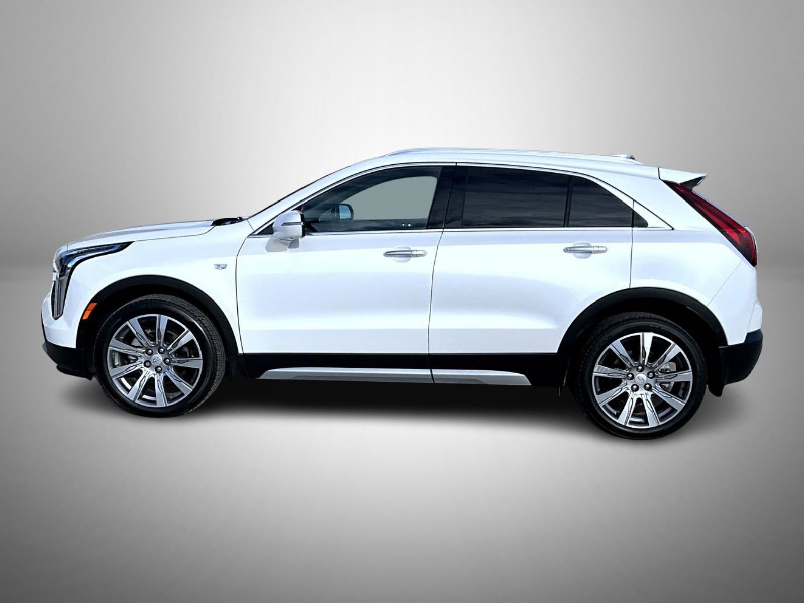 Used 2022 Cadillac XT4 Premium Luxury w/ Enhanced Visibility Package image 8