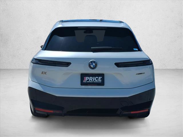 Used 2025 BMW iX xDrive50 w/ Premium Package AWD/4WD image 7