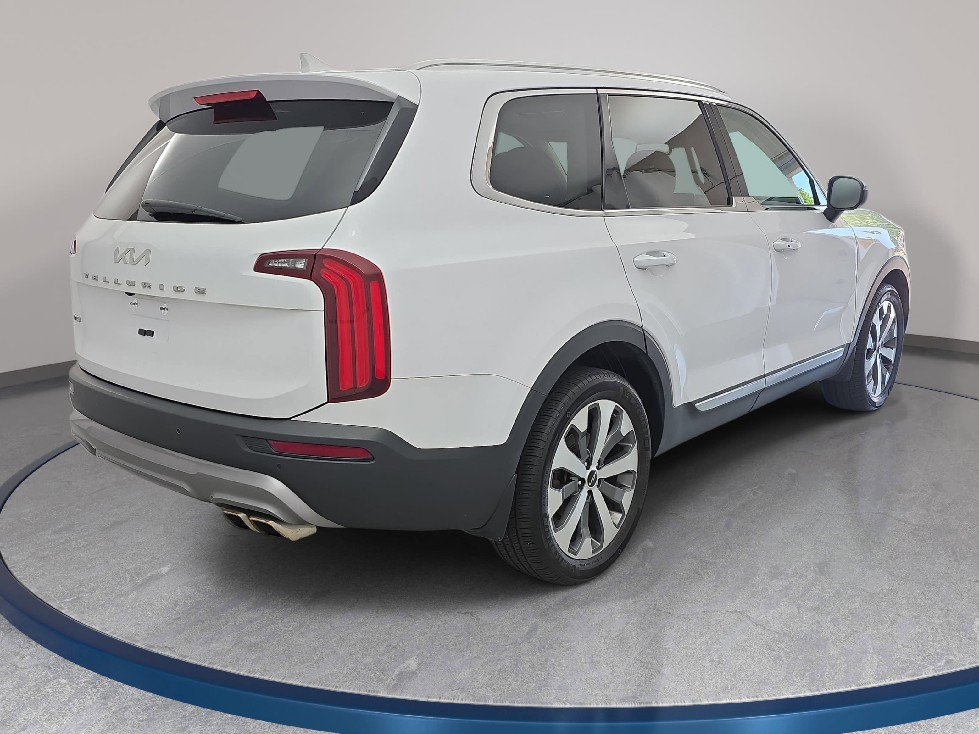 Used 2022 Kia Telluride EX w/ EX Premium Package AWD/4WD image 5
