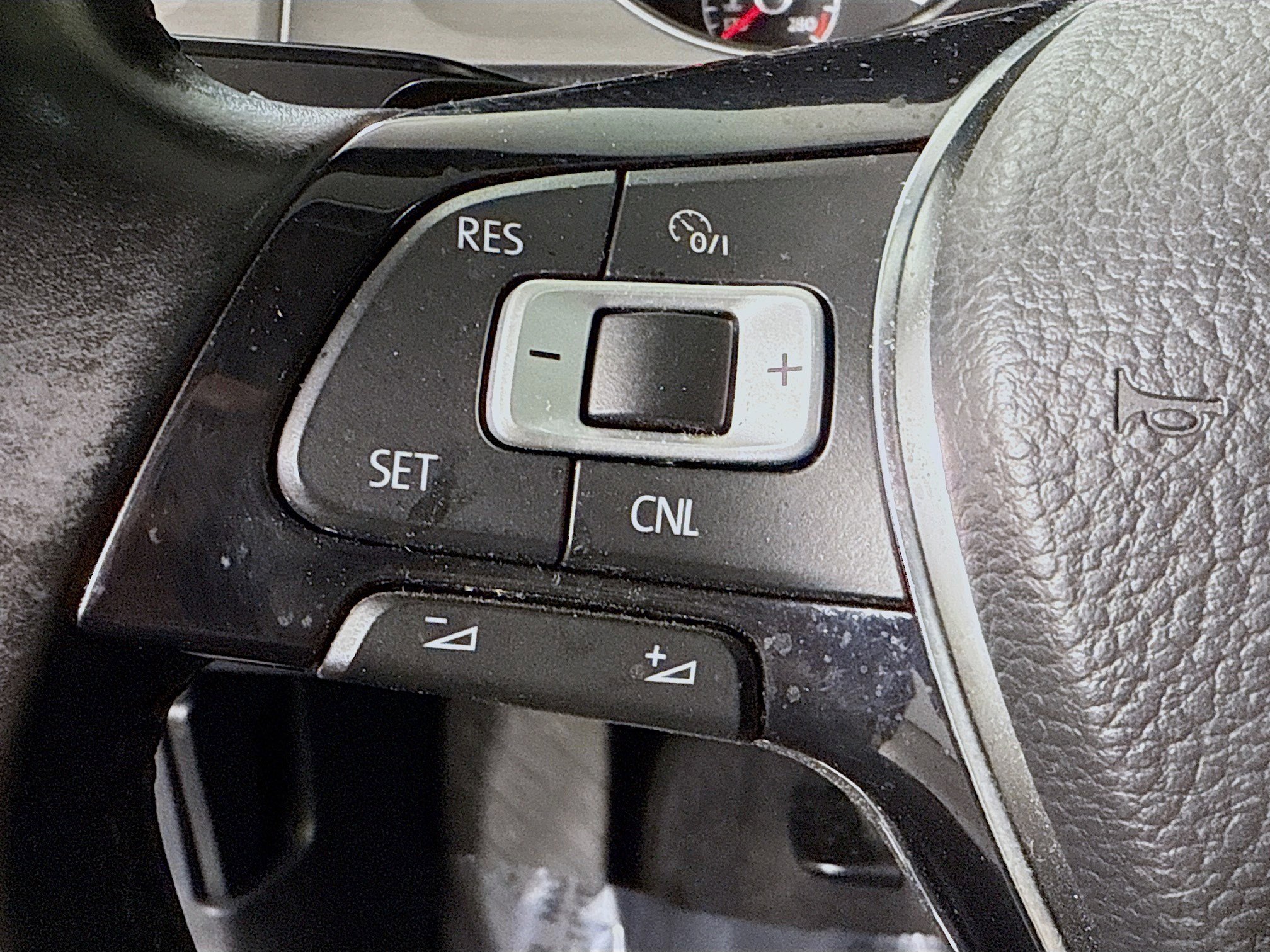 Used 2017 Volkswagen Golf S image 14