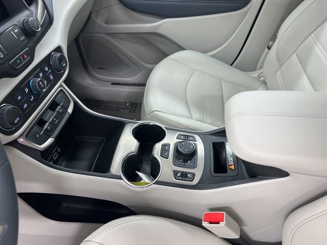 Used 2024 GMC Terrain Denali w/ Denali Premium Package image 16