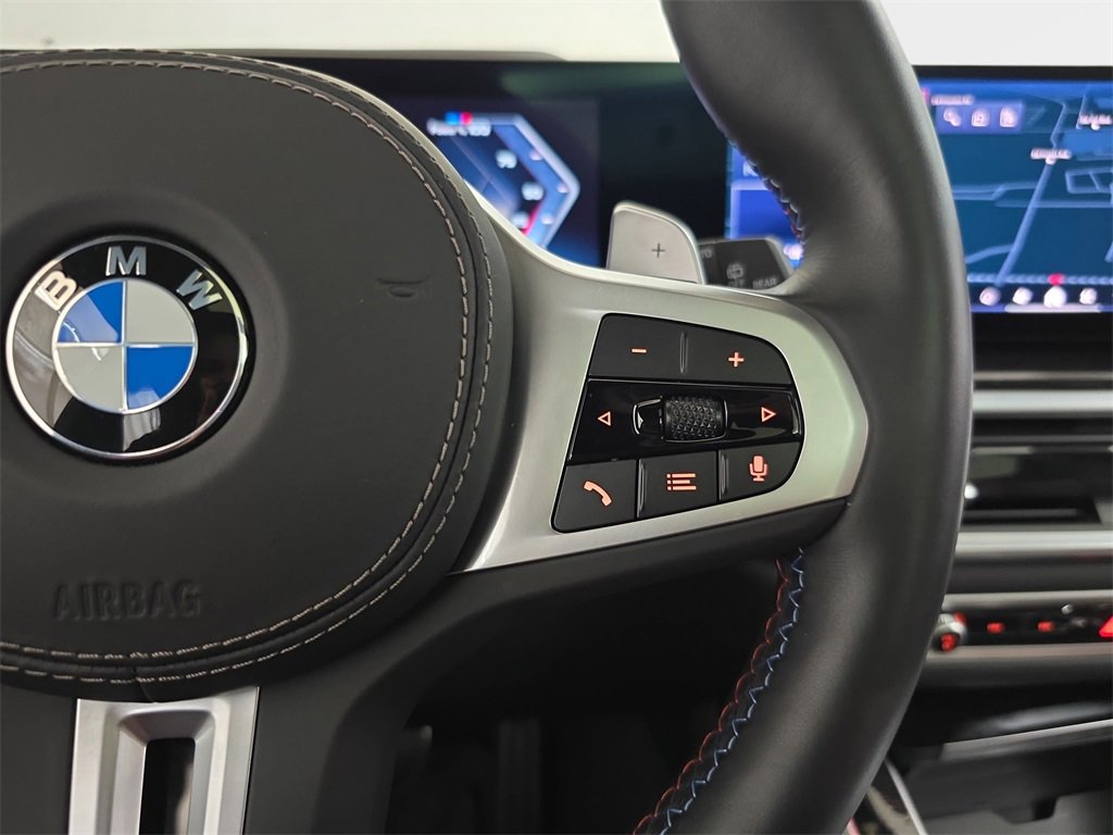 Used 2025 BMW X7 M60i w/ Executive Package image 21