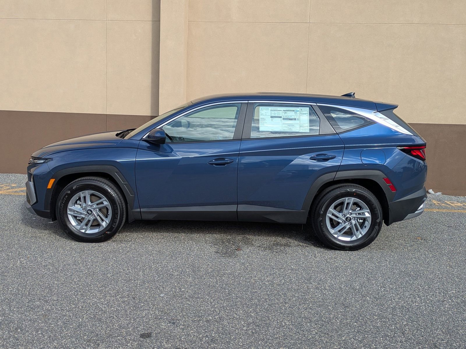 New 2026 Hyundai Tucson SE image 7