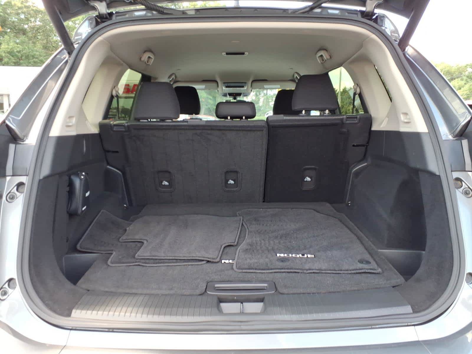 Certified 2024 Nissan Rogue SV AWD/4WD image 16