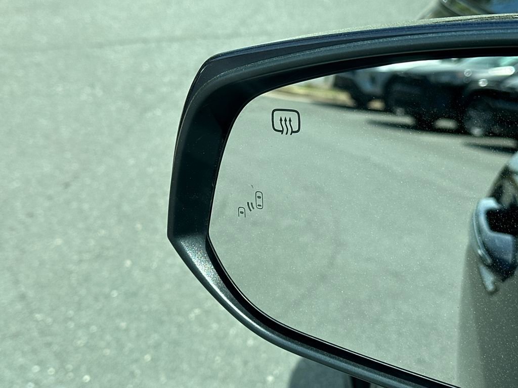 Used 2025 Toyota Sienna XLE image 17