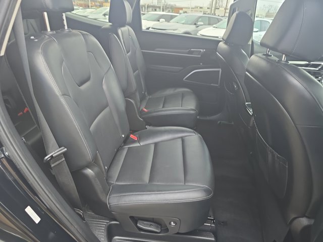 Used 2022 Kia Telluride S image 17