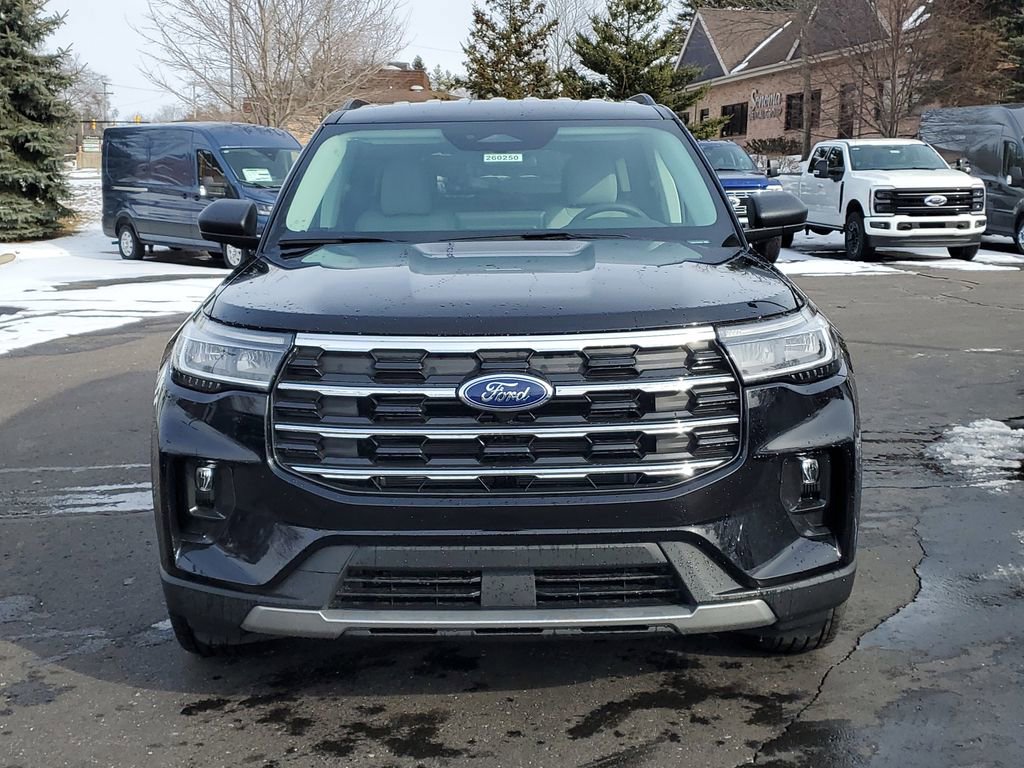 New 2026 Ford Explorer Active w/ Active Comfort Package image 2