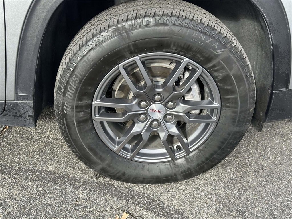 Used 2025 GMC Acadia Elevation image 25