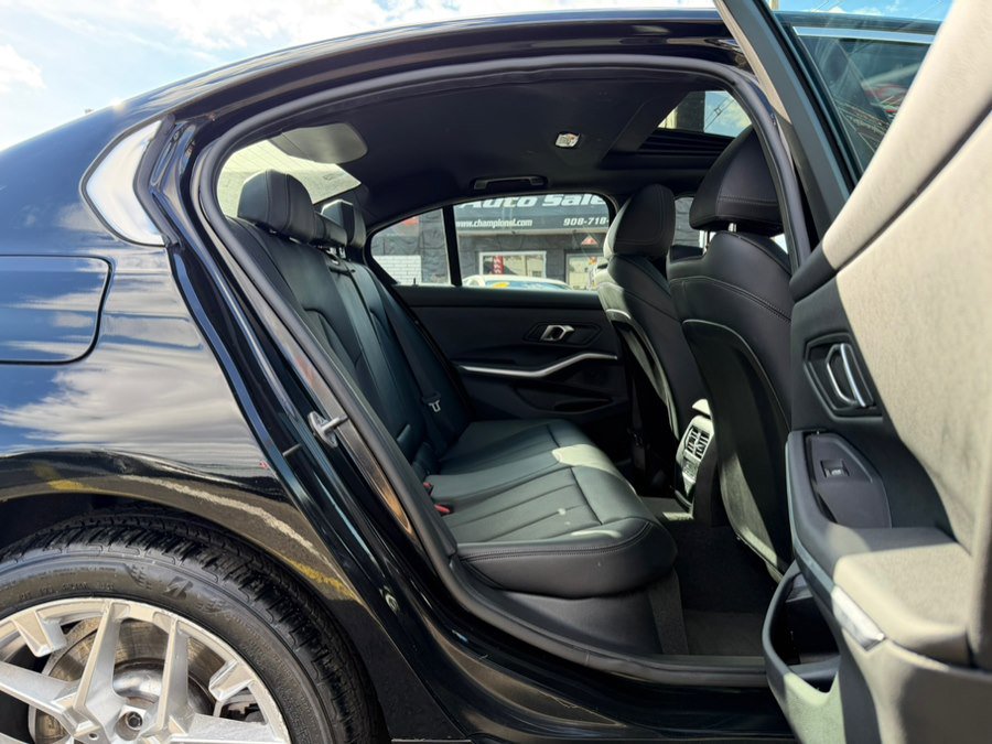 Used 2025 BMW 330i xDrive Sedan image 23