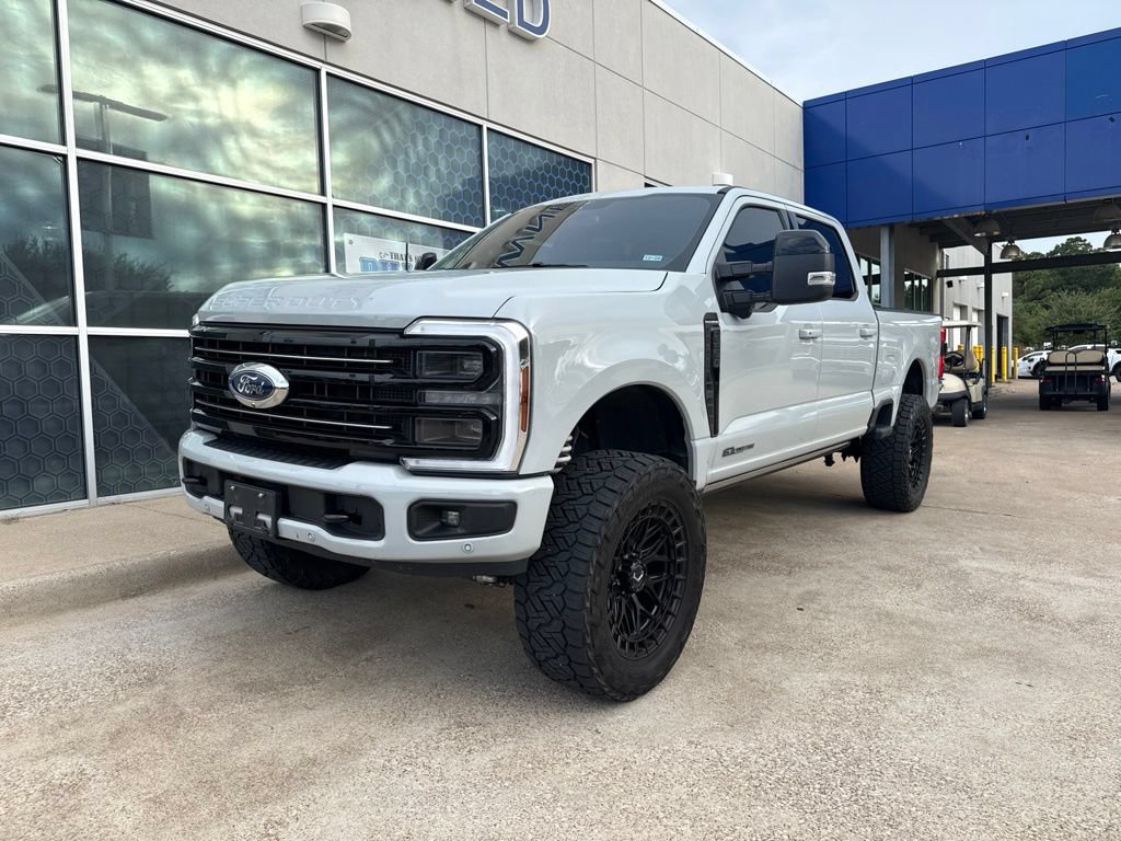 Used 2025 Ford F250 Platinum AWD/4WD image 4