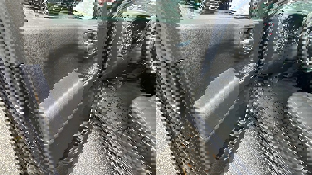 Certified 2022 Chevrolet Silverado 1500 Custom w/ LPO, Dark Essentials Package image 10