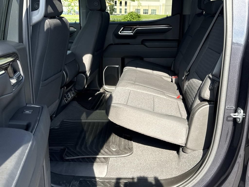 Used 2023 Chevrolet Silverado 1500 LT AWD/4WD image 23