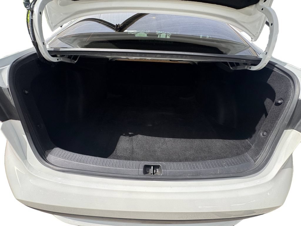 Used 2021 Toyota Corolla LE FWD image 18