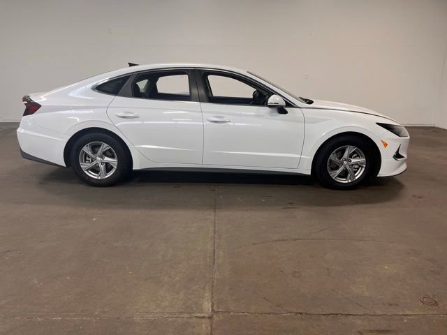 Used 2023 Hyundai Sonata SE w/ Cargo Package image 2