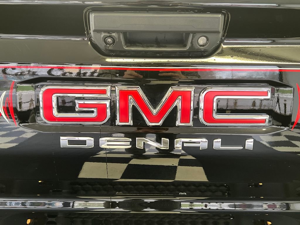 Used 2025 GMC Canyon Denali AWD/4WD image 14