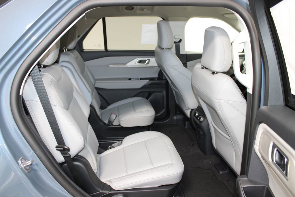 New 2026 Ford Explorer Active RWD image 32