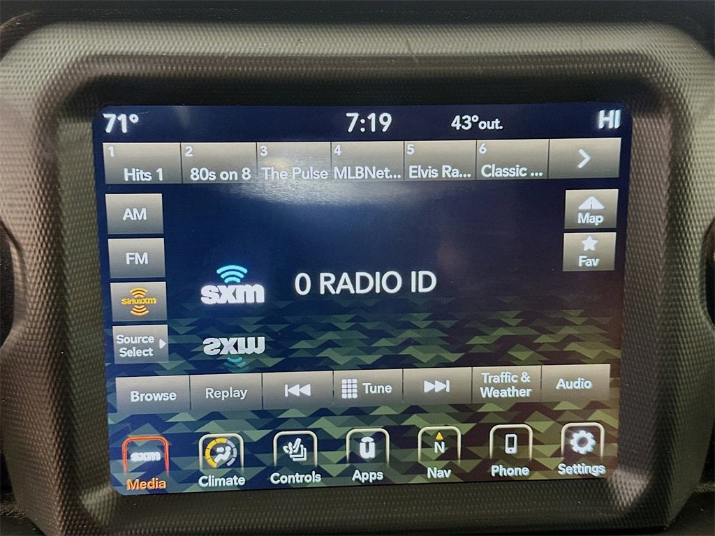 Used 2022 Jeep Gladiator Sport image 15