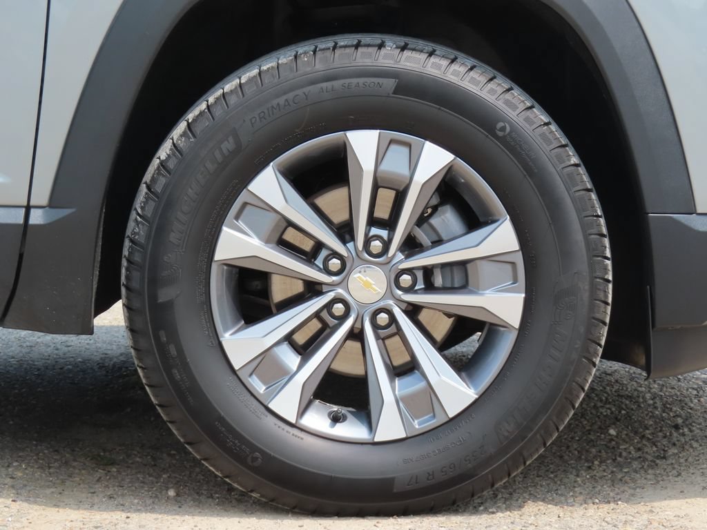Certified 2026 Chevrolet Equinox LT AWD/4WD image 13