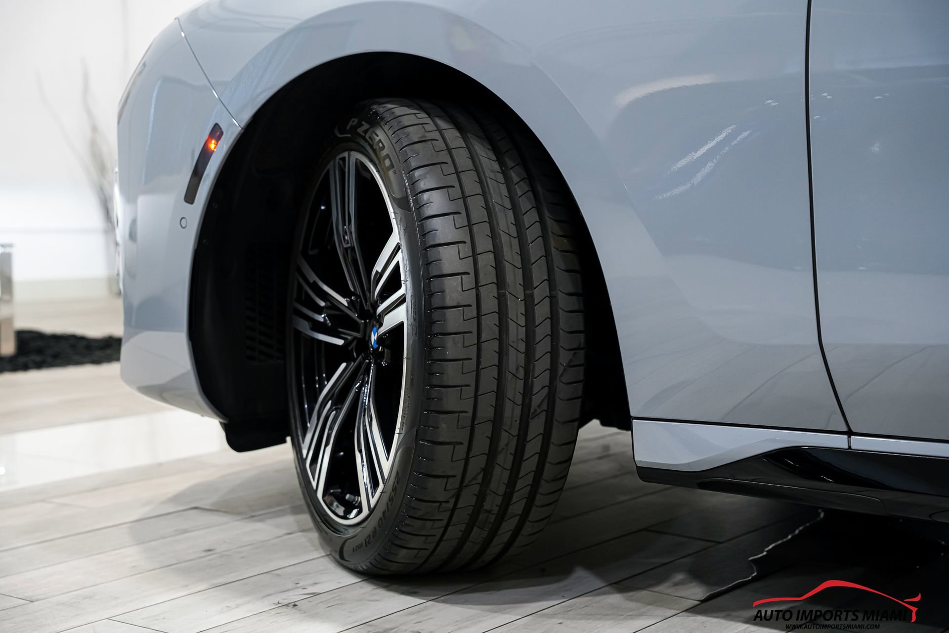 Used 2023 BMW 740i image 98