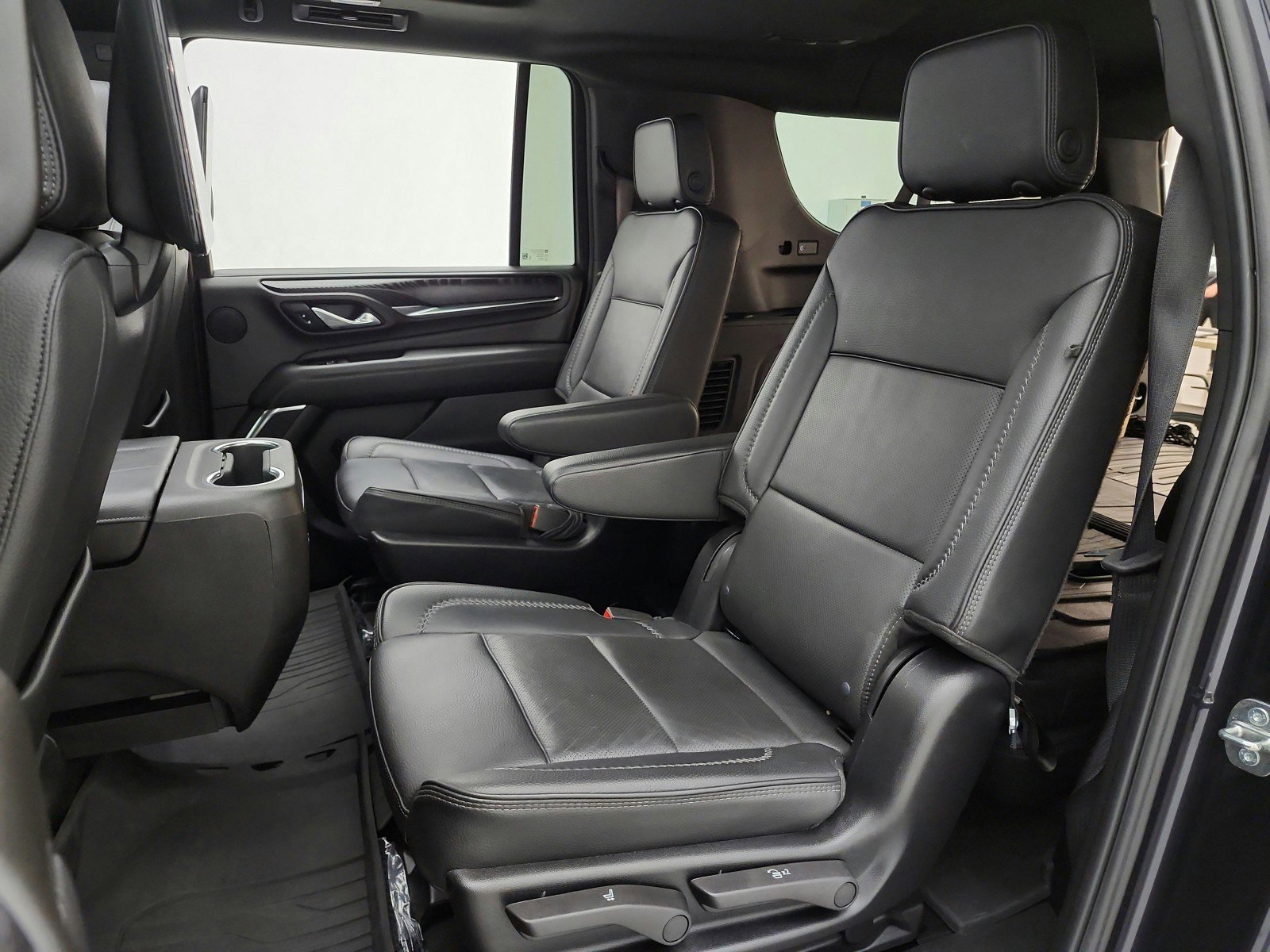 Used 2024 GMC Yukon XL Denali w/ Advanced Technology Package AWD/4WD image 15
