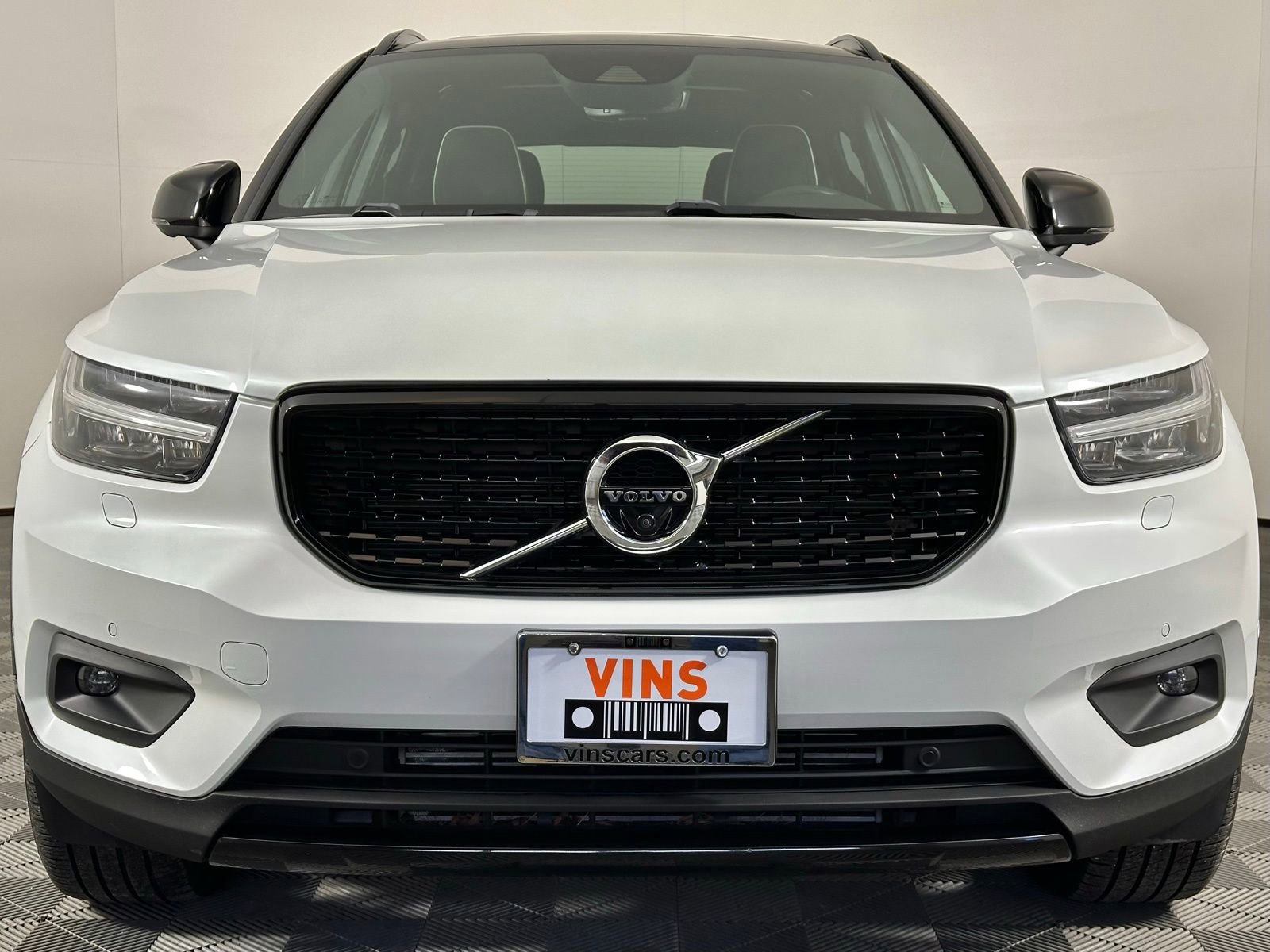 Used 2019 Volvo XC40 T5 R-Design image 18