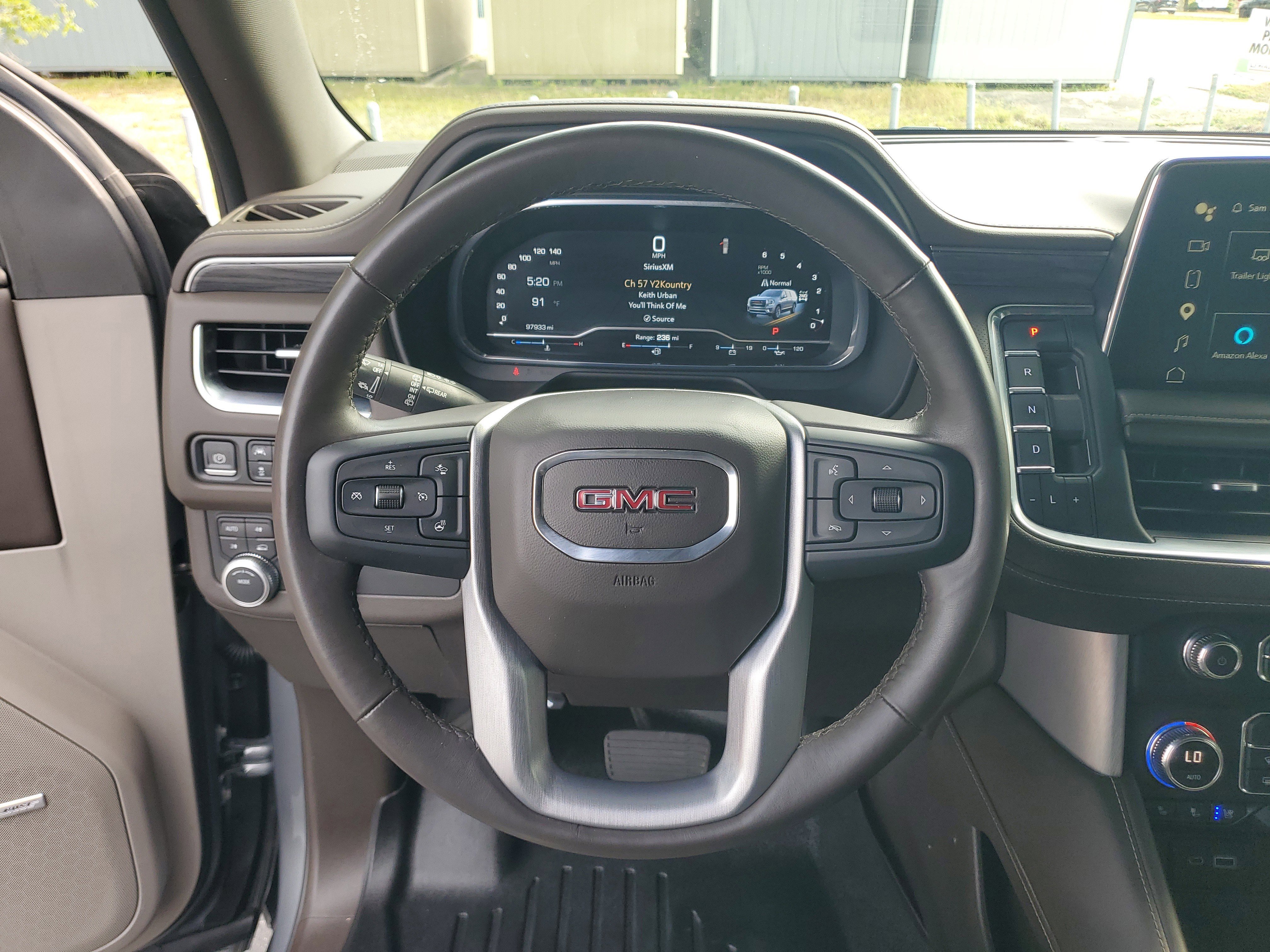 Used 2022 GMC Yukon SLT w/ SLT Luxury Package AWD/4WD image 26