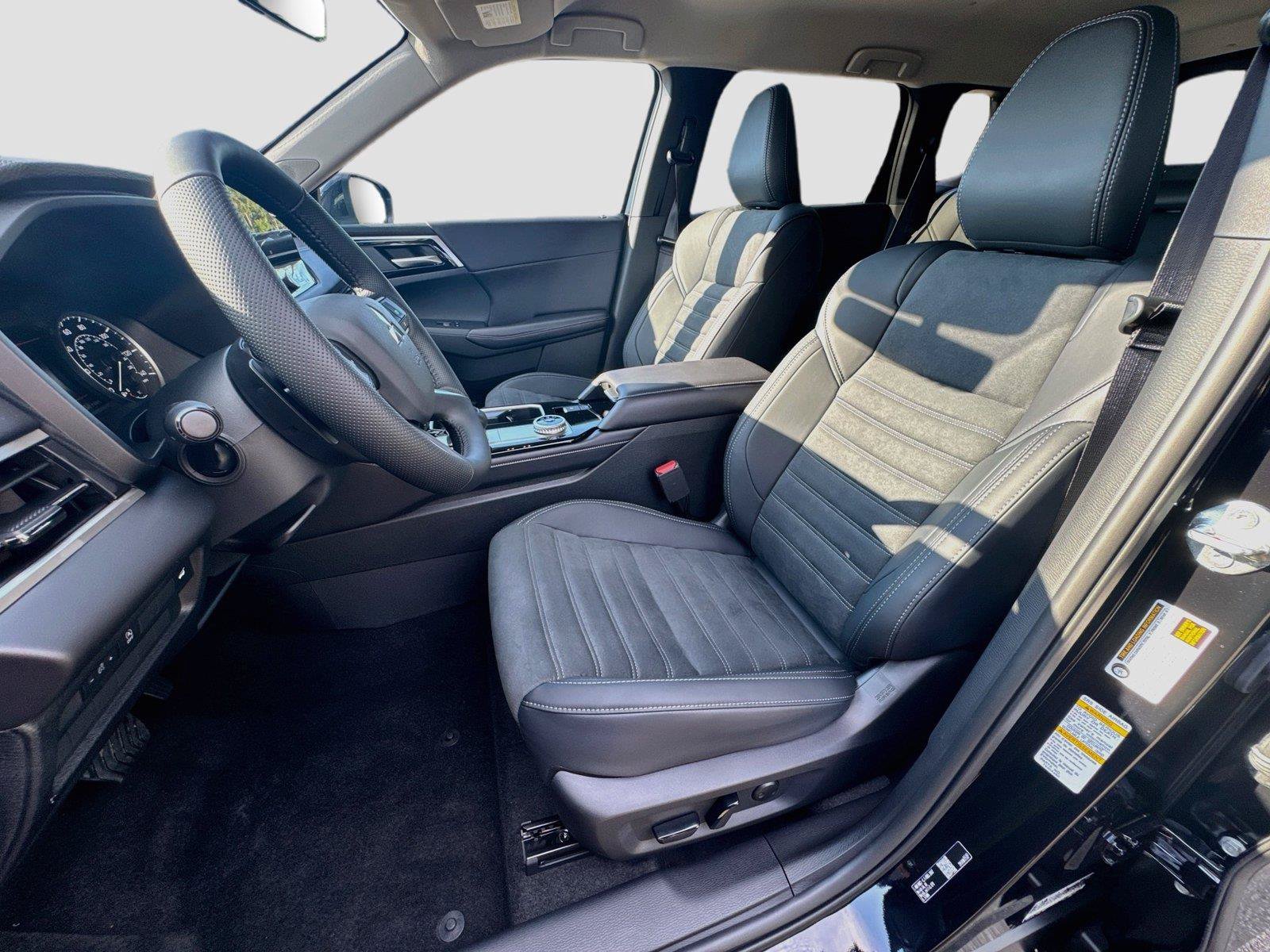 New 2026 Mitsubishi Outlander SE FWD image 9