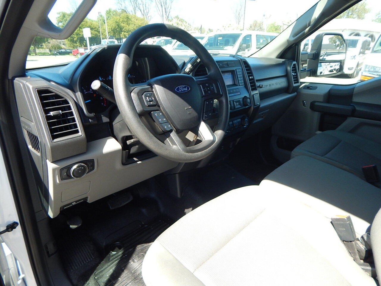 Used 2020 Ford F250 XL w/ Power Equipment Group RWD image 2