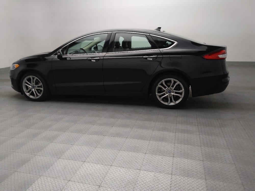 Used 2019 Ford Fusion SEL image 2