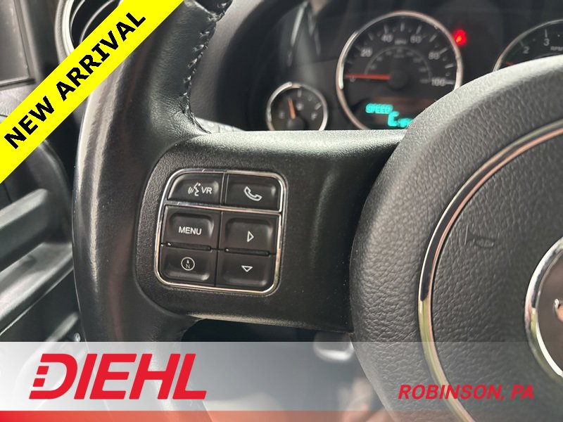 Used 2018 Jeep Wrangler Unlimited Rubicon w/ Connectivity Group image 21