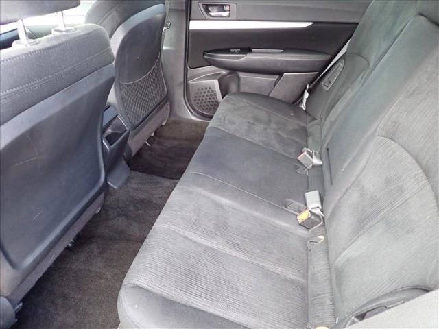 Used 2013 Subaru Outback 2.5i Premium AWD/4WD image 9