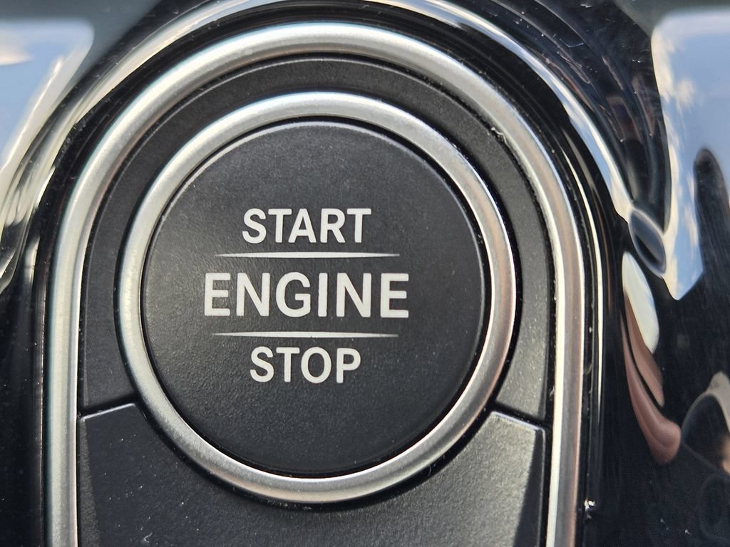 Used 2025 Mercedes-Benz CLA 250 4MATIC w/ Exclusive Package image 21