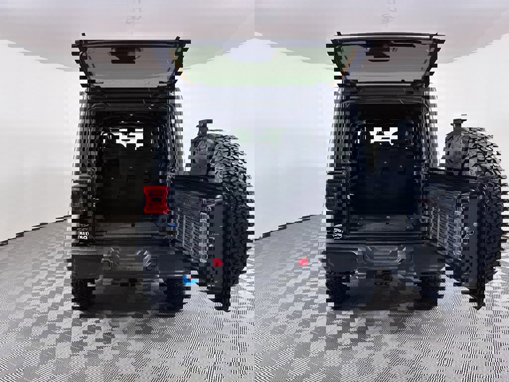 Used 2024 Jeep Wrangler Unlimited Rubicon 4xe image 10