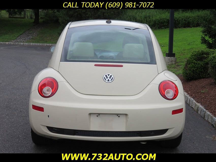 Used 2008 Volkswagen Beetle SE FWD image 8