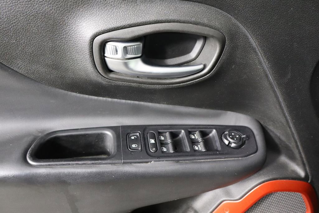 Used 2018 Jeep Renegade Trailhawk w/ Safety & Security Group image 20