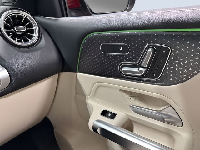 Used 2025 Mercedes-Benz GLB 250 GLB 250 image 33