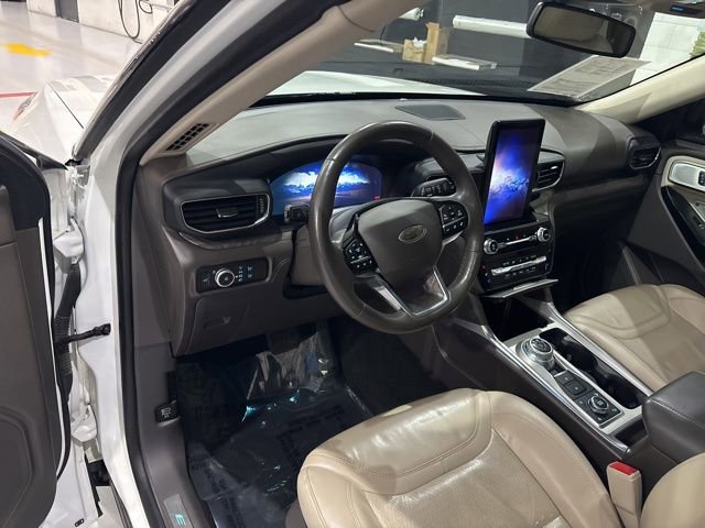Used 2022 Ford Explorer Platinum w/ Equipment Group 601A image 13