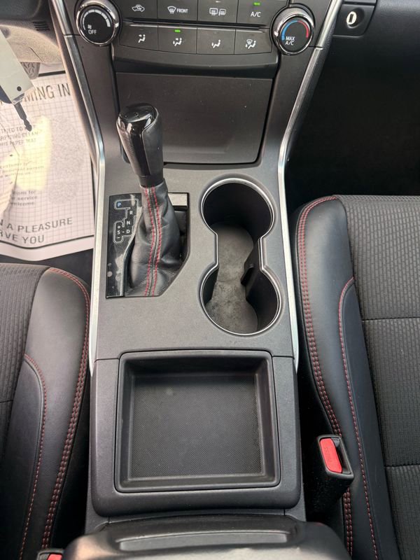 Used 2016 Toyota Camry SE image 24