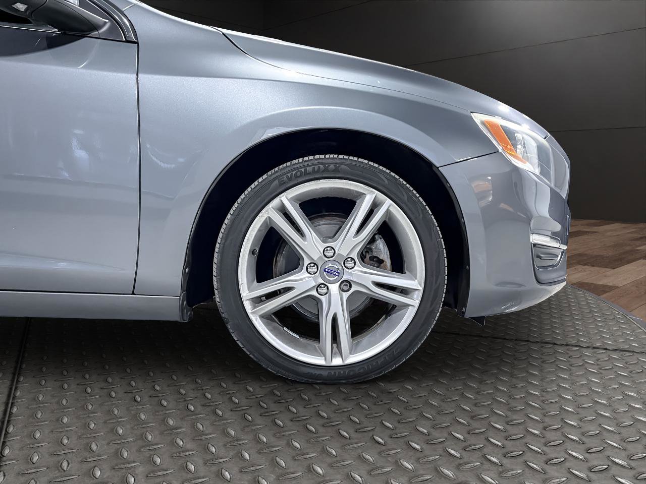 Used 2016 Volvo S60 T5 Premier w/ Climate Package image 18