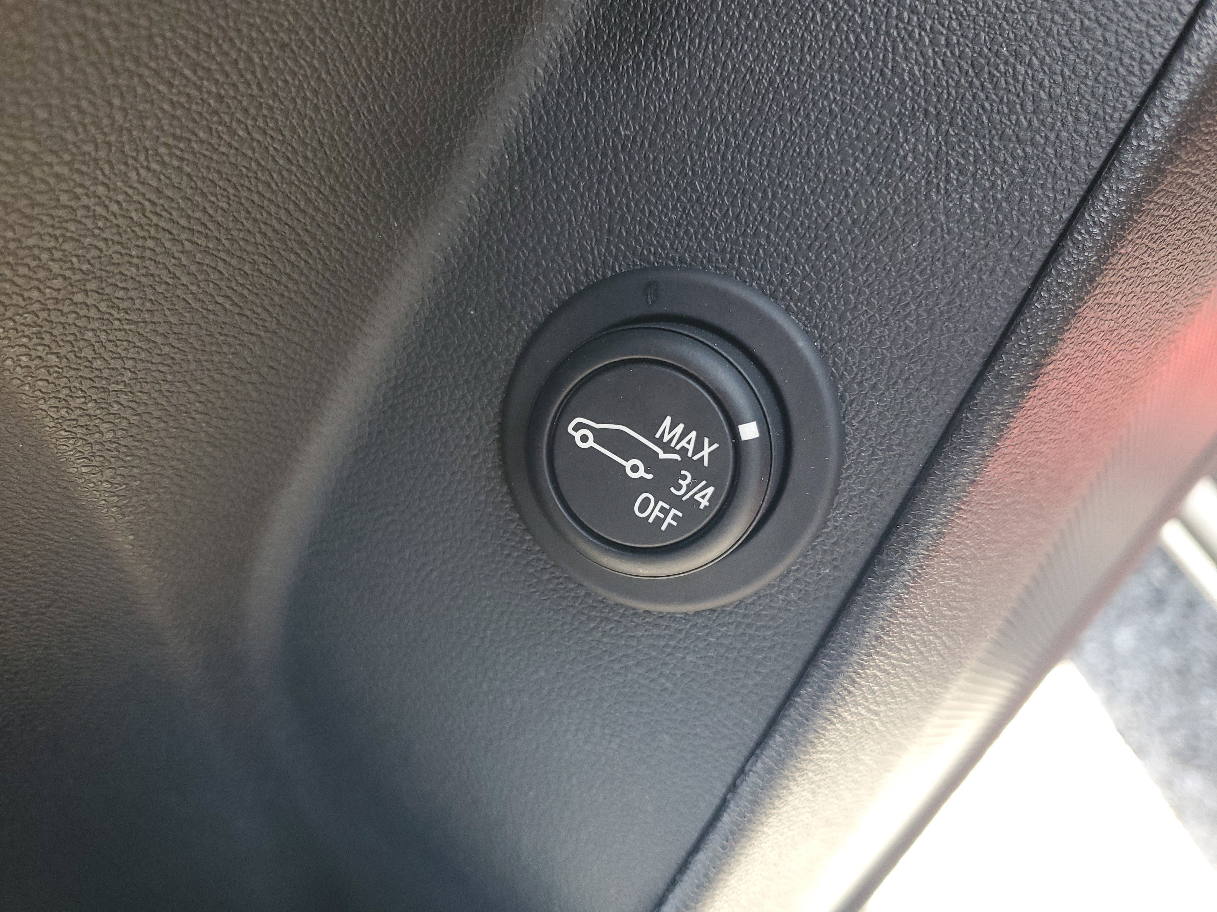 Used 2024 Chevrolet Equinox LT FWD image 12